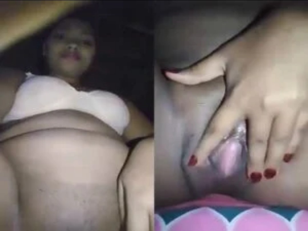 Bangladeshi Horny Village Bhabhi Showing Pussy