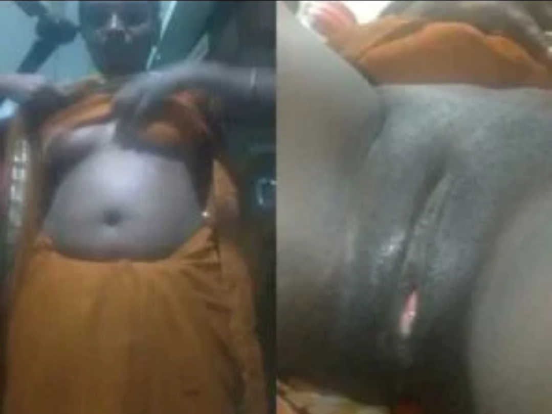 Village Bhabhi Shows Her Boobs And Pussy