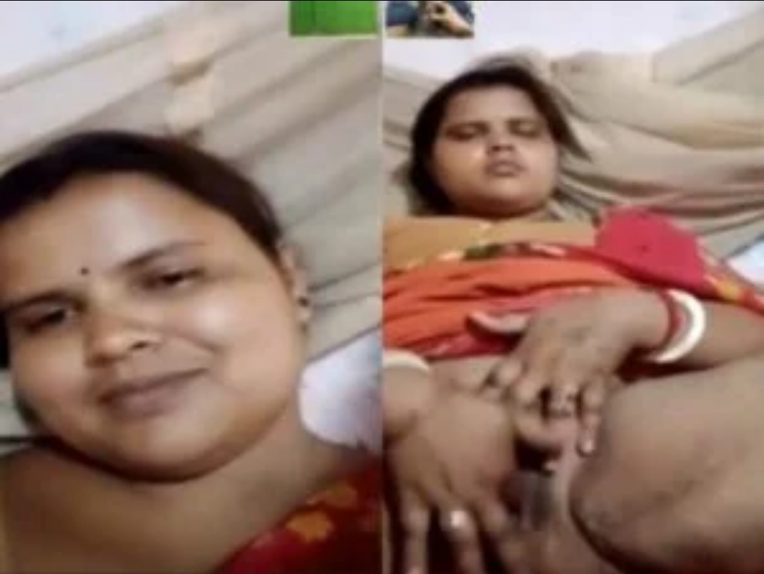 Unsatisfied Village Bhabhi Fingering Her Hairy Pussy On Video Call