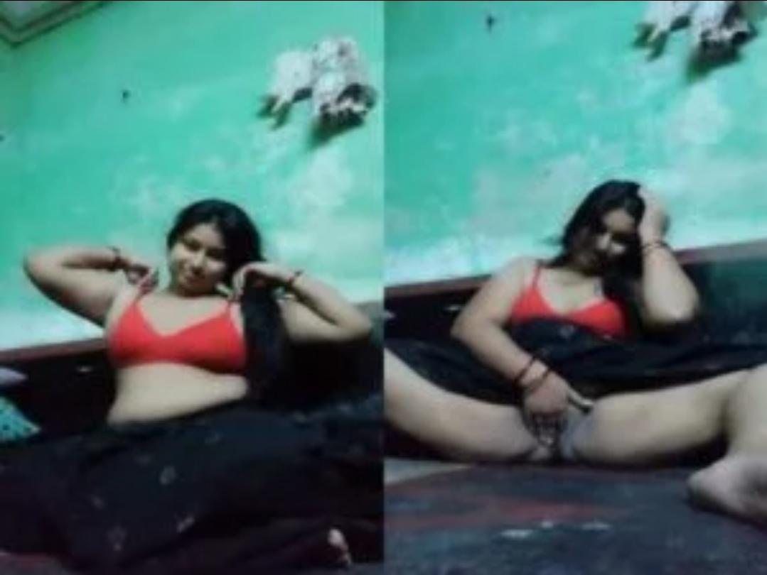 Desi Fatty Girl Showing Her Sexy Pussy For Lover