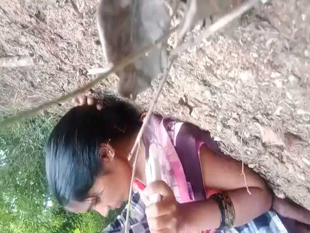 Desi Bhabhi Outdoor Fucking MMS