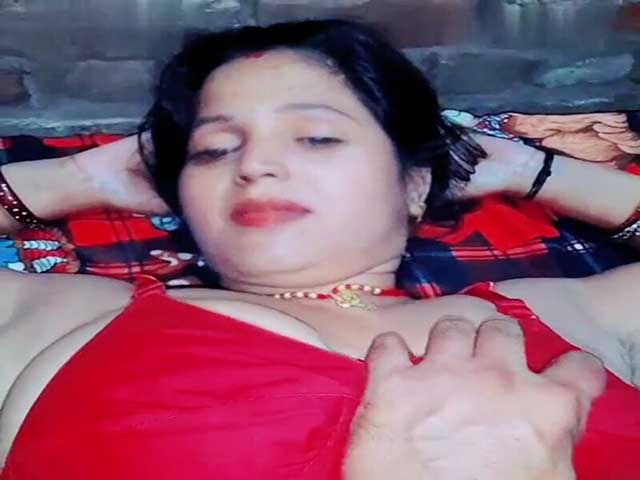 Beautiful Indian Bhabhi Pleasing Her Devar