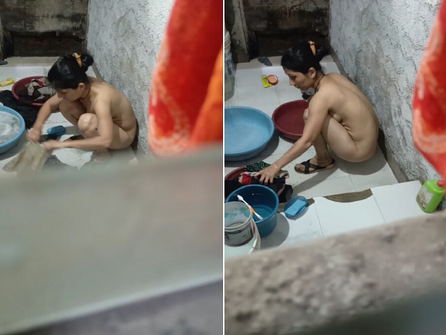 Desi Girl Nude Bath And Washing Cloths Viral MMS